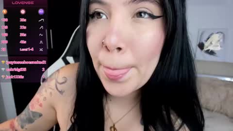 Snapshot of daahanna_ chatting on September 19, 1:15 am Ailyn online show from September 19, 1:15 am