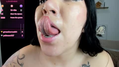 Snapshot of daahanna_ chatting on October 10, 2:27 am Ailyn online show from October 10, 2:27 am