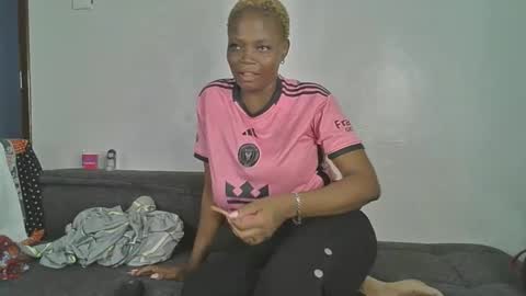 Snapshot of daddies_toy1 chatting on October 3, 11:48 am daddyiestoy online show from October 3, 11:48 am