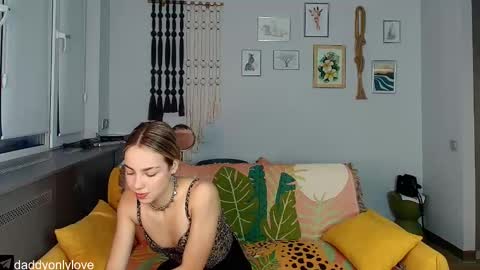 Zoe online show from September 16, 8:28 pm