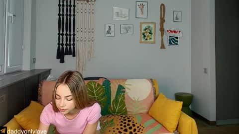 Snapshot of daddyonlyloveme chatting on September 18, 8:40 pm Zoe online show from September 18, 8:40 pm