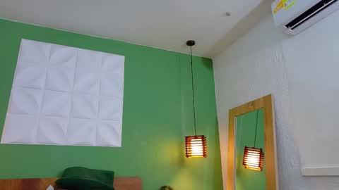 Snapshot of daddys_little_secrett chatting on March 6, 2:08 pm Valen online show from March 6, 2:08 pm