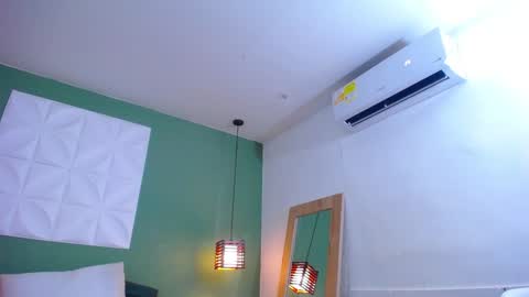 Snapshot of daddys_little_secrett chatting on January 9, 2:29 pm Valen online show from January 9, 2:29 pm