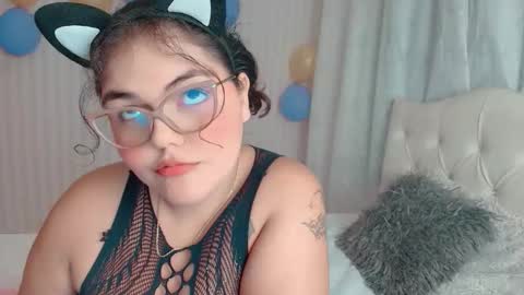 daeneryslove_doll online show from October 15, 9:23 am