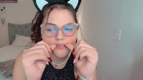 daeneryslove_doll online show from September 16, 12:40 am