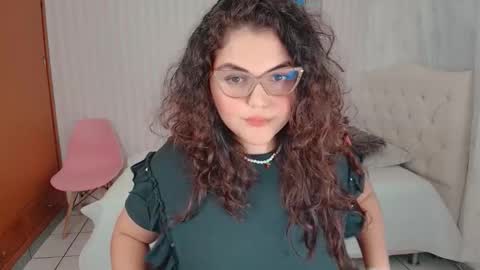 daeneryslove_doll online show from September 14, 11:46 pm