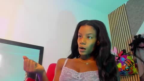 Snapshot of daffnelewis chatting on October 18, 1:58 pm daffnelewis online show from October 18, 1:58 pm