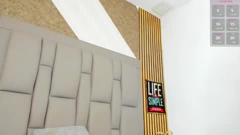 Snapshot of daffnelewis chatting on February 25, 11:54 am daffnelewis online show from February 25, 11:54 am