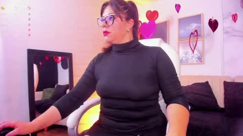 Snapshot of dafne_00 chatting on February 12, 12:22 pm Dafne online show from February 12, 12:22 pm