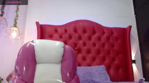 dafne online show from December 18, 4:39 pm