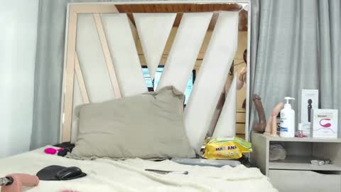 dafne_quenn online show from January 21, 12:50 pm