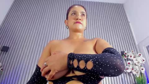 Snapshot of dafnecox chatting on October 30, 3:42 am dafnecox online show from October 30, 3:42 am