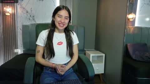 dafnee_e online show from September 16, 9:01 pm