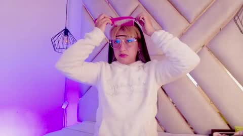 Dahiana  online show from January 14, 11:59 am