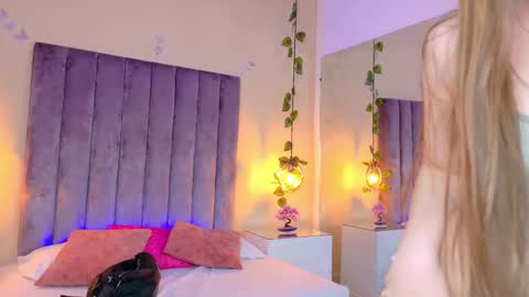 Dahlia online show from March 24, 6:52 am