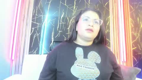 dahlia_vera23_aws online show from September 18, 5:39 am