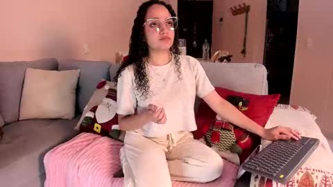 Dahli online show from December 1, 3:54 am