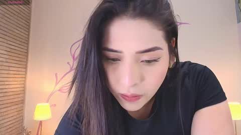 Snapshot of dahliamoore chatting on October 17, 9:40 pm Dahlia online show from October 17, 9:40 pm