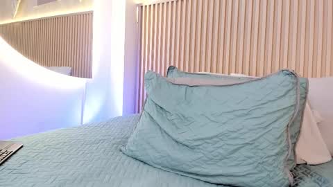 Daiana online show from February 11, 9:05 pm