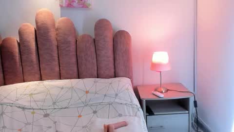 D A I S Y  online show from October 14, 12:08 pm