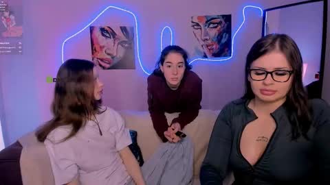 daisy online show from February 3, 8:45 pm