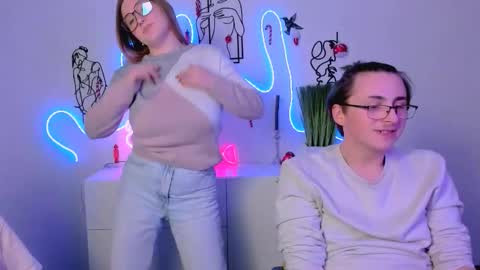 Little Di online show from January 10, 4:39 am