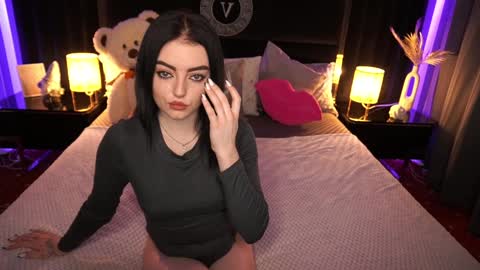 daisydelight_ online show from December 4, 10:51 pm