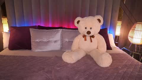 daisydelight_ online show from December 3, 4:35 am