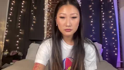 Daisy Kim online show from February 20, 3:12 am