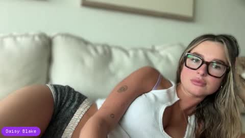 daisy blake  online show from September 17, 7:45 pm