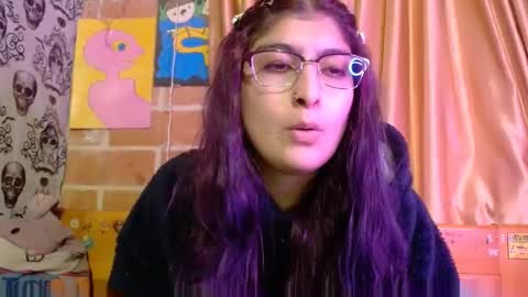 Snapshot of dak_7 chatting on September 16, 2:08 am    --  -- help me reach 100 hands up  online show from September 16, 2:08 am