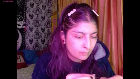 Snapshot of dak_7 chatting on October 29, 4:39 am    --  -- help me reach 100 hands up  online show from October 29, 4:39 am