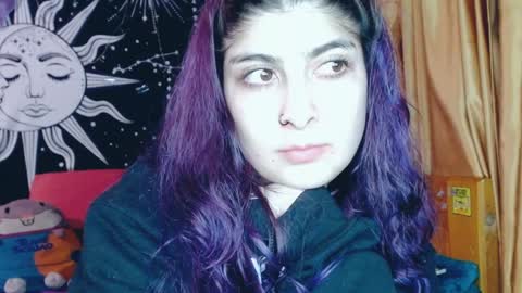 Snapshot of dak_7 chatting on December 21, 9:23 am    --  -- help me reach 100 hands up  online show from December 21, 9:23 am