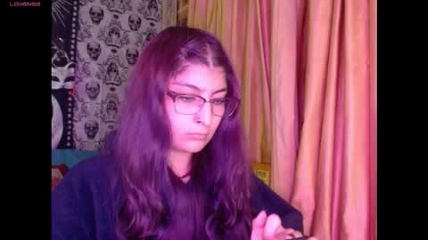 Snapshot of dak_7 chatting on October 31, 5:53 am    --  -- help me reach 100 hands up  online show from October 31, 5:53 am