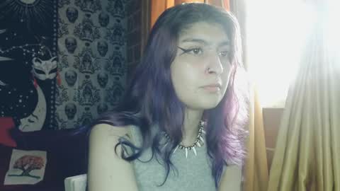 Snapshot of dak_7 chatting on January 31, 10:42 pm    --  -- help me reach 100 hands up  online show from January 31, 10:42 pm