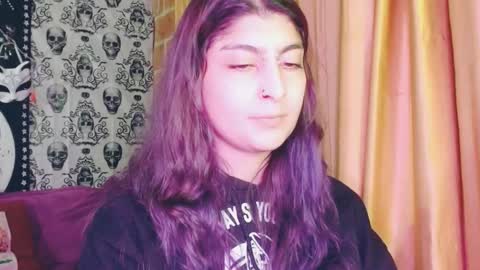 Snapshot of dak_7 chatting on February 25, 6:47 am    --  -- help me reach 100 hands up  online show from February 25, 6:47 am