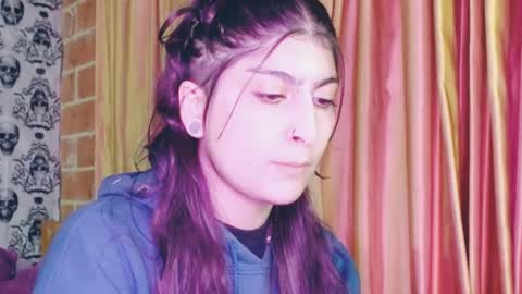 Snapshot of dak_7 chatting on February 10, 4:08 am    --  -- help me reach 100 hands up  online show from February 10, 4:08 am