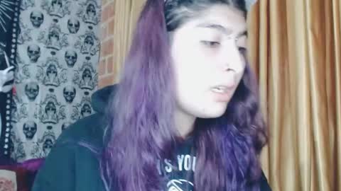 Snapshot of dak_7 chatting on February 23, 11:21 pm    --  -- help me reach 100 hands up  online show from February 23, 11:21 pm