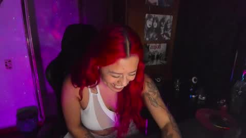 Snapshot of dakota_crab chatting on February 20, 1:03 am Dakota Crab online show from February 20, 1:03 am