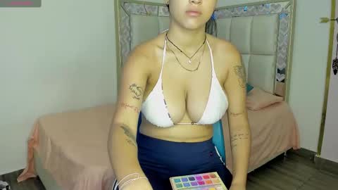 Snapshot of dakota_jenkins chatting on February 22, 1:44 pm janeth online show from February 22, 1:44 pm