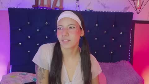 dakotaa_johnson online show from May 31, 6:09 pm