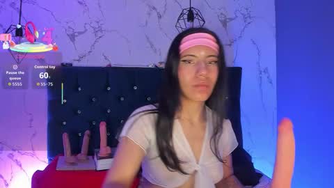 dakotaa_johnson online show from November 27, 7:28 pm