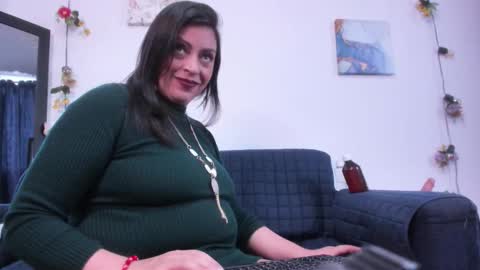 Snapshot of dakotaagray chatting on October 5, 3:28 pm Dakotaagray online show from October 5, 3:28 pm