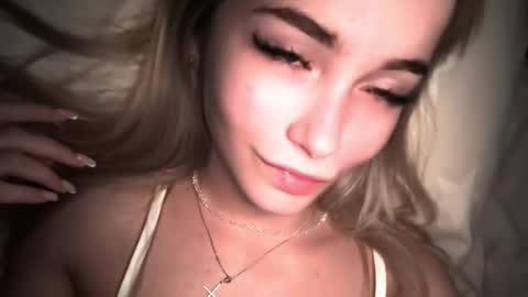 Snapshot of dakotaajohnnson chatting on September 22, 10:35 am dakotaajohnnson online show from September 22, 10:35 am