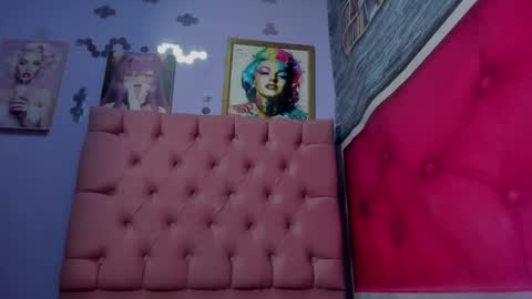 Snapshot of dakotaks chatting on October 28, 12:05 am Mariana online show from October 28, 12:05 am