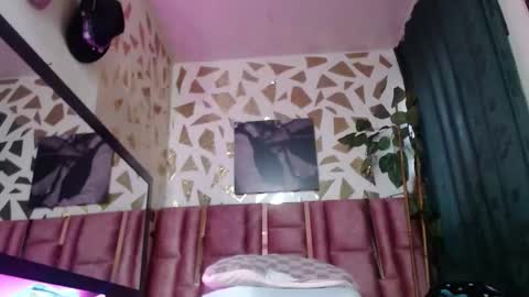 Snapshot of dakotaks chatting on September 27, 9:33 pm Mariana online show from September 27, 9:33 pm