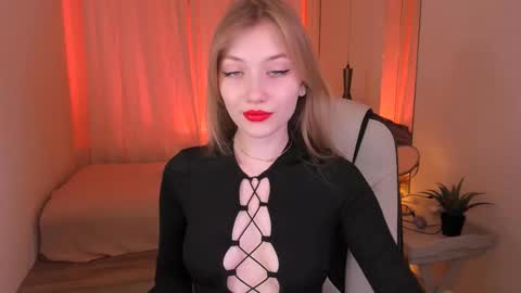 Snapshot of dakotamabs chatting on March 11, 6:41 am Dakota online show from March 11, 6:41 am