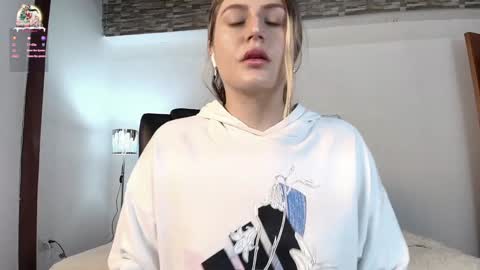 dakotarobbins_ online show from December 28, 11:52 am
