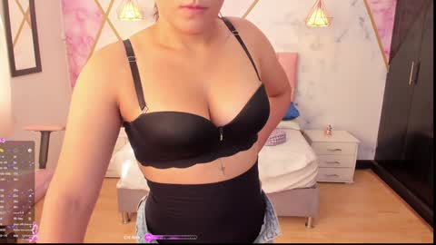 Snapshot of dalas_sr chatting on January 22, 12:17 pm Liz online show from January 22, 12:17 pm
