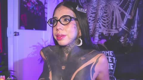 dalia_vorhees online show from April 1, 1:50 am